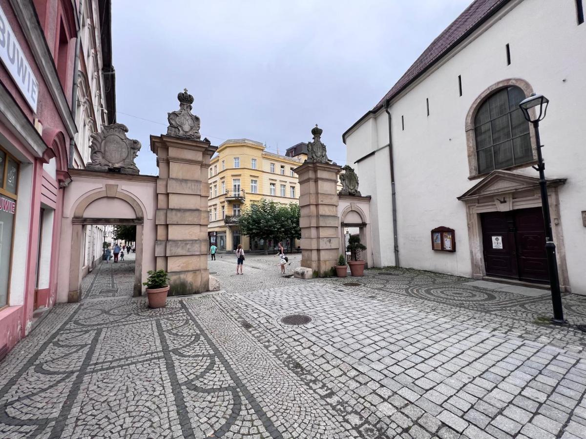 Apartament W Samym Centrum Jeleniej Gory Jelenia Góra Exteriör bild
