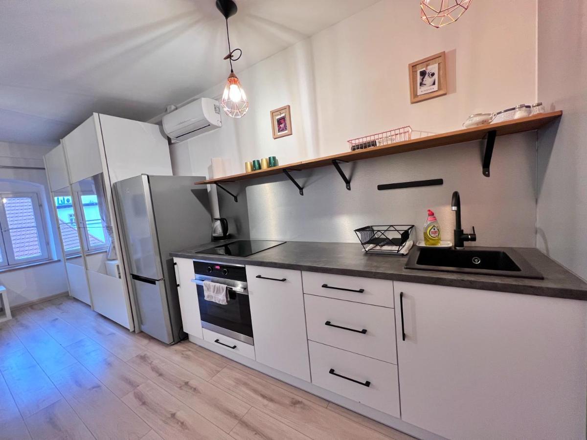 Apartament W Samym Centrum Jeleniej Gory Jelenia Góra Exteriör bild